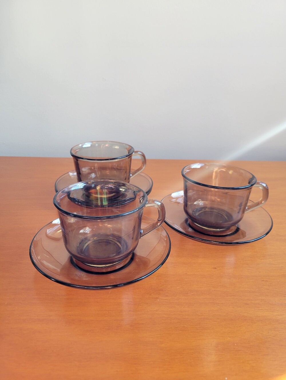 Arcoroc Smoky Brown Glass Coffee Tea Cups Saucers 7 Pc Set 3 Cups 4 Plates